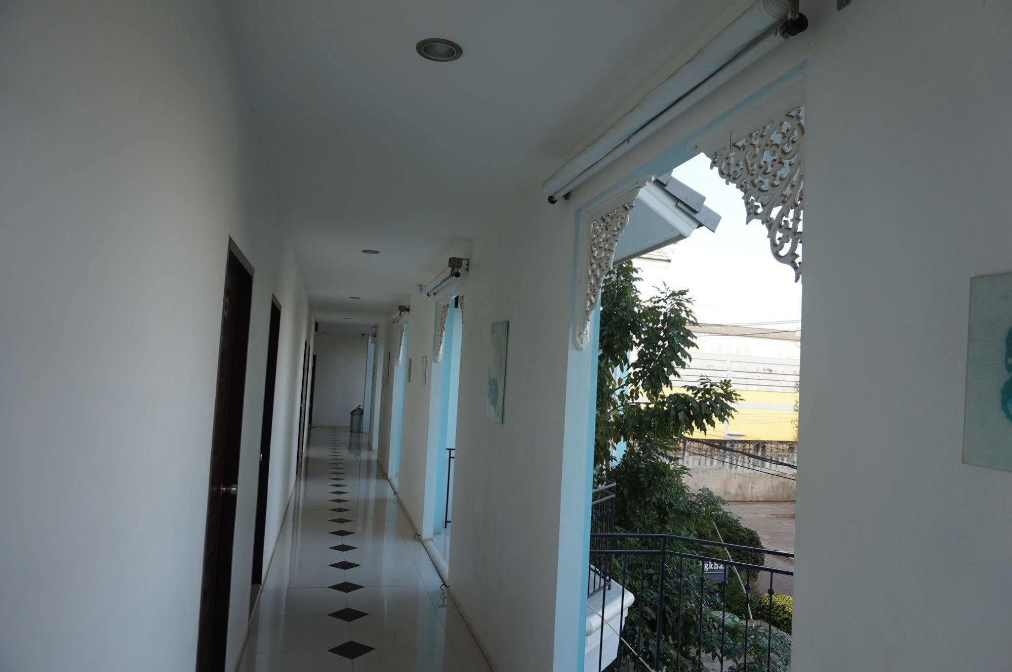 Crystal Nongkhai Hotel Nong Khai Exterior foto
